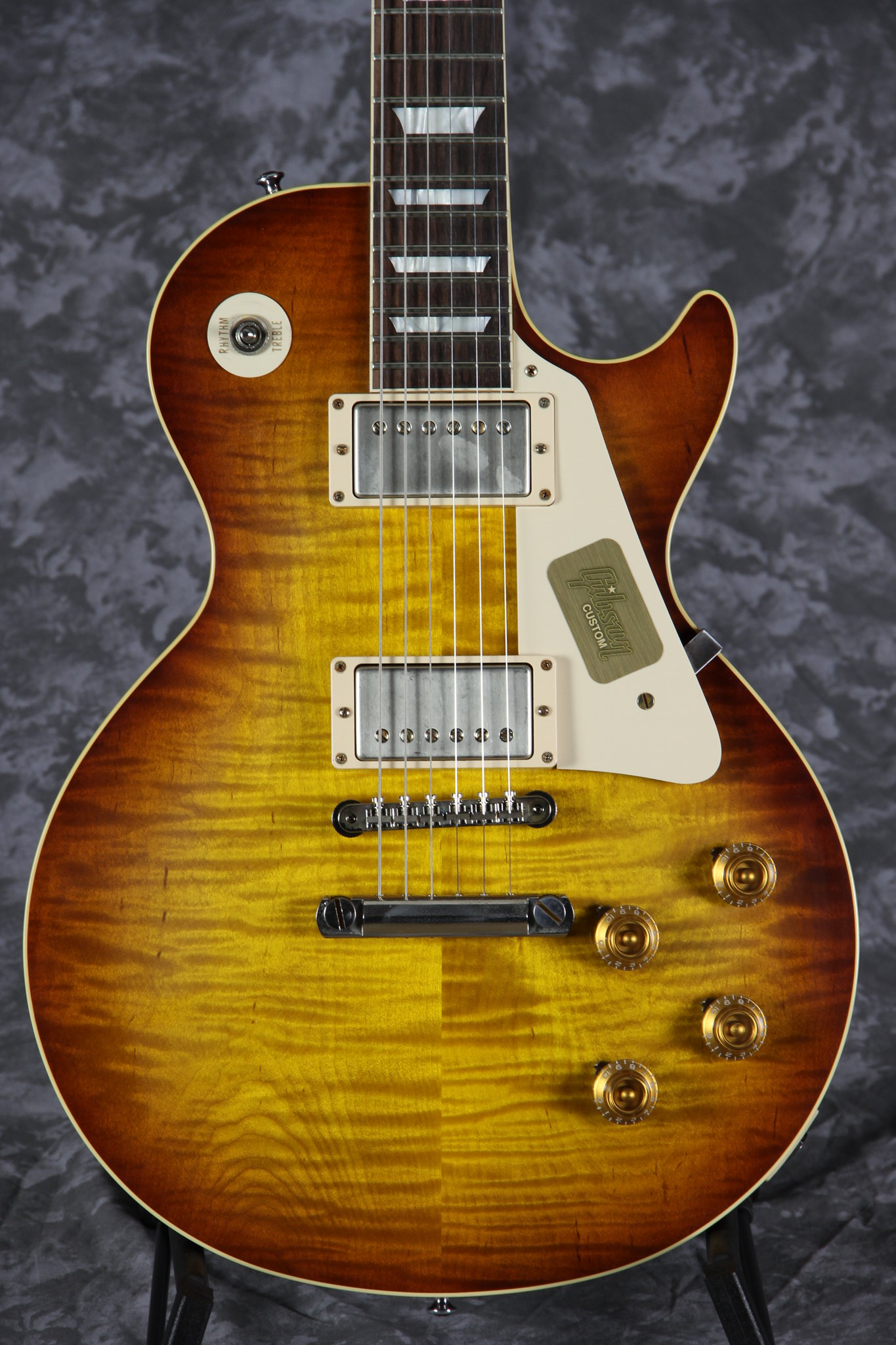 Minerals streaks & 'flecks' in Maple tops? The Gear Page