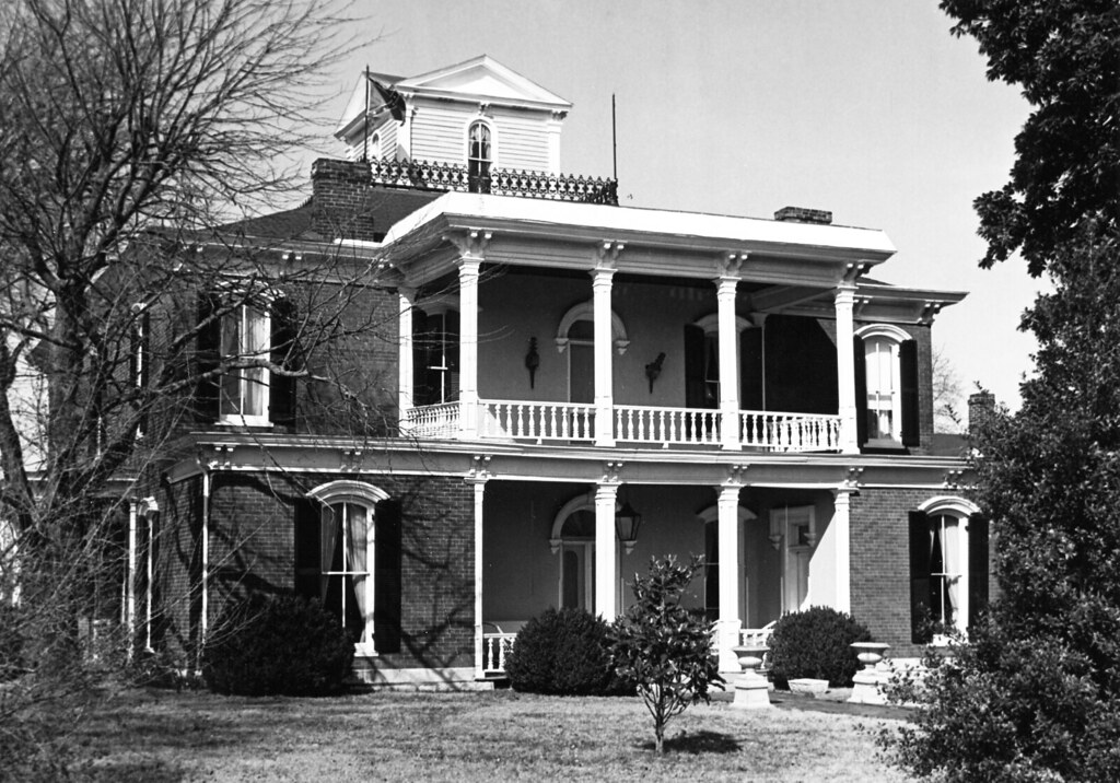 14072 Magnolia Hall Magnolia Hall was built by banker Wm. … Flickr