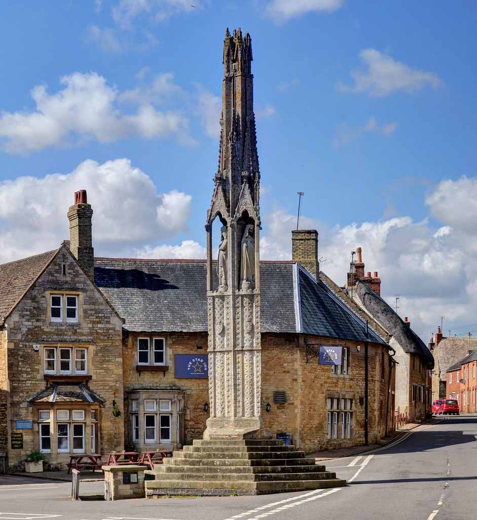 Eleanor Cross, Geddington, Northants a photo on Flickriver