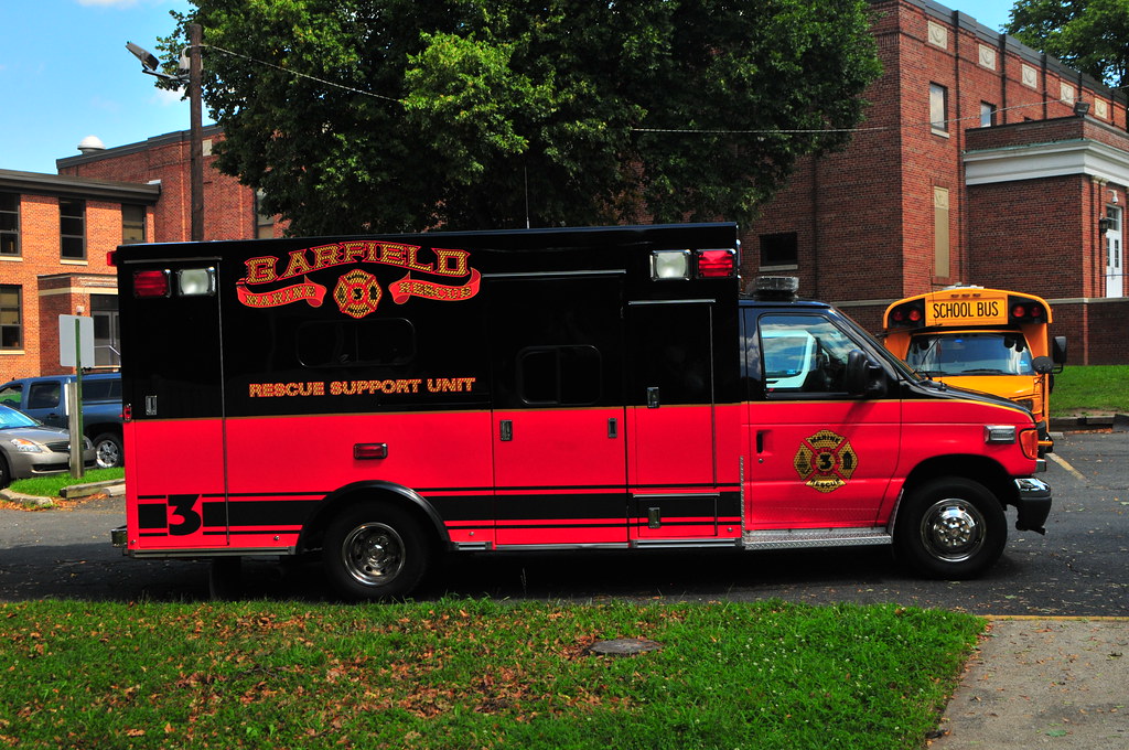 Garfield Fire Department Squad 3 2006 Ford E350/Braun Flickr
