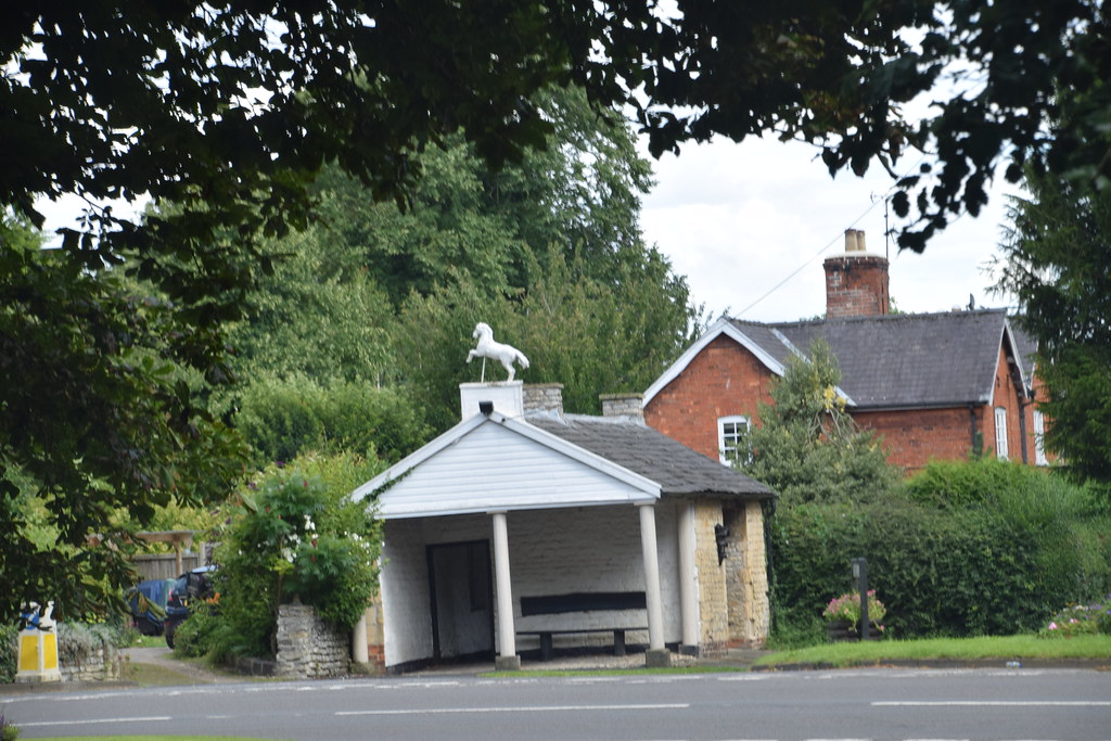 DSC_0075 Redbourne North Lincolnshire Bus Shelter with Old… Flickr
