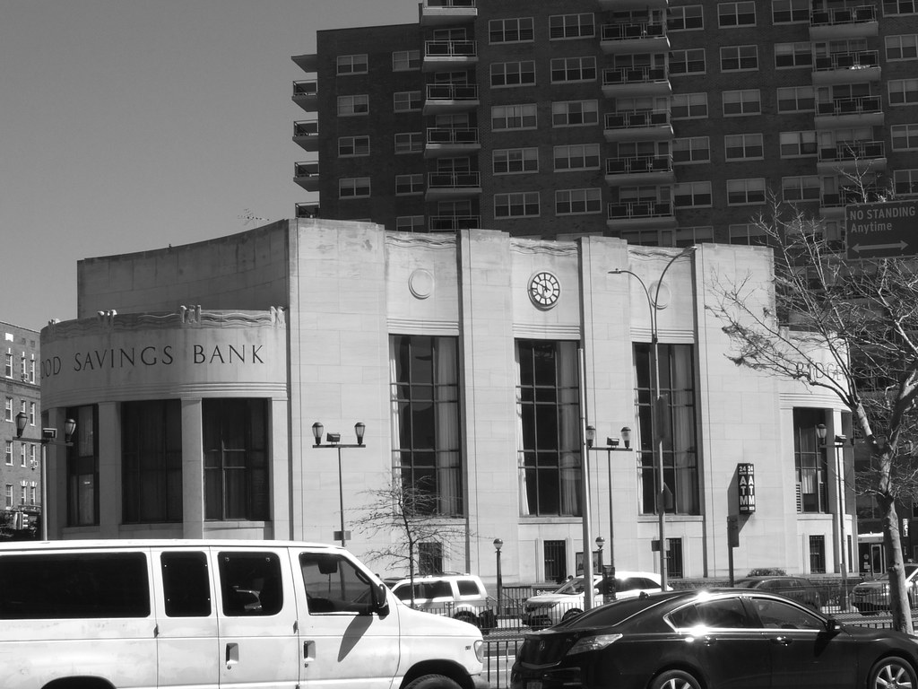 Ridgewood Savings Bank The first branch office; built 1940… Flickr
