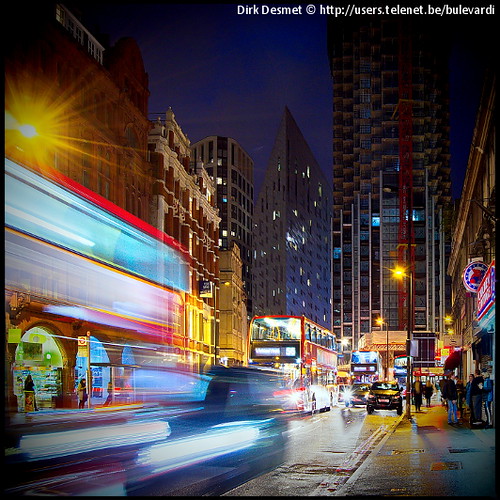 Shoreditch City Road London by night. Bulevardi Flickr
