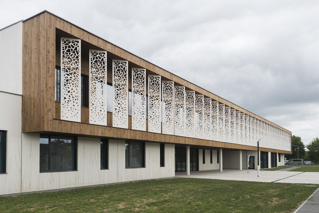 Nouveau collège SaintPhilbertdeGrandLieu Flickr