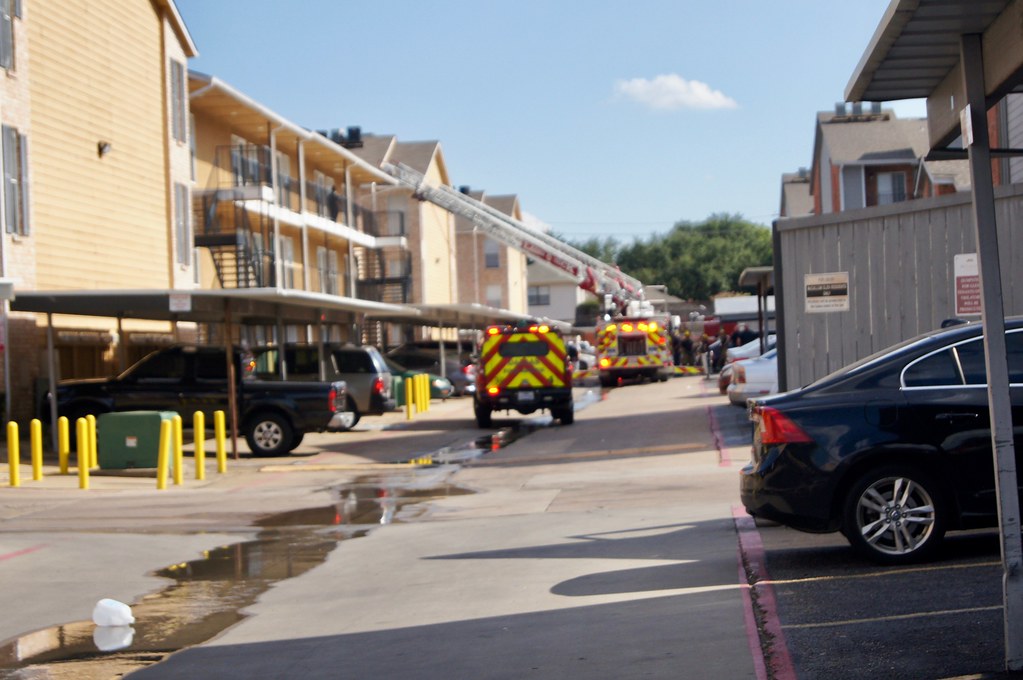 DSC00006 McCallum Apt Fire Dallas, TX 22AUG2017 Photo … Flickr