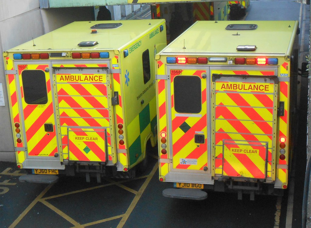 Yorkshire Ambulance Service (Huddersfield) Mercedes Sprint… Flickr