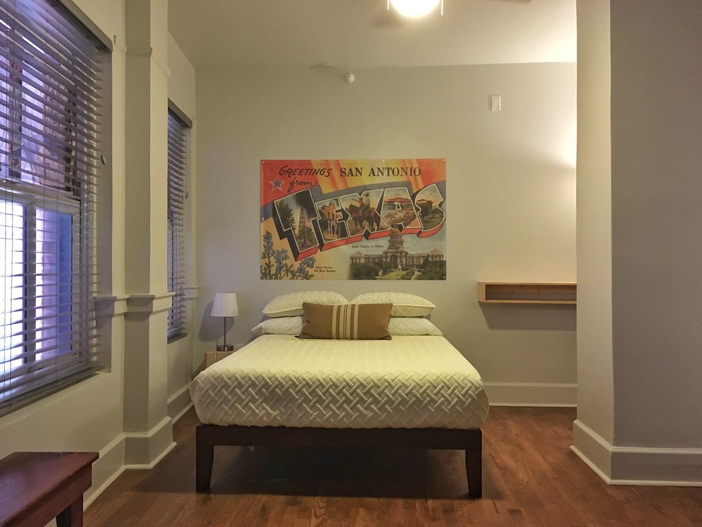 Book it at Airbnb Flickr