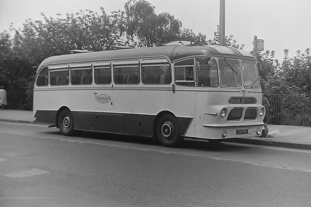 Maidstone & District 108PKP AEC Reliance Harrington C41F i… Flickr