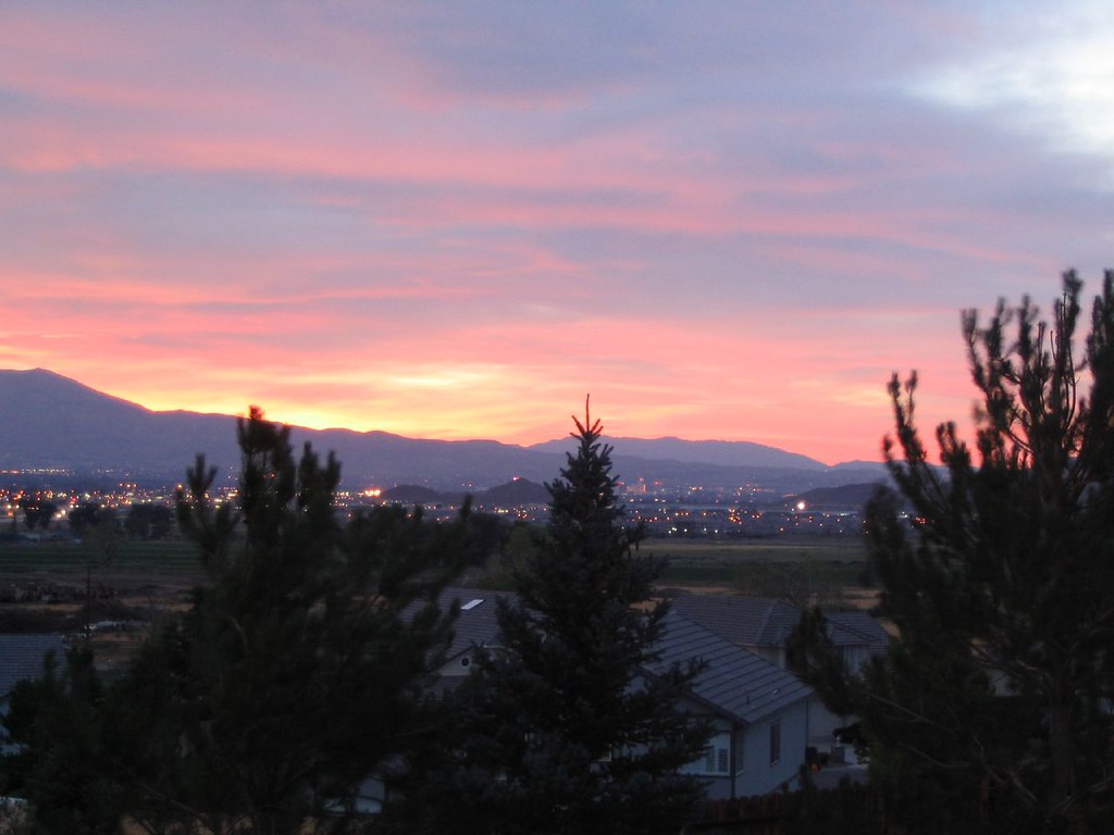 Sunset in South Reno, Nevada Reno is a city in the US stat… Flickr