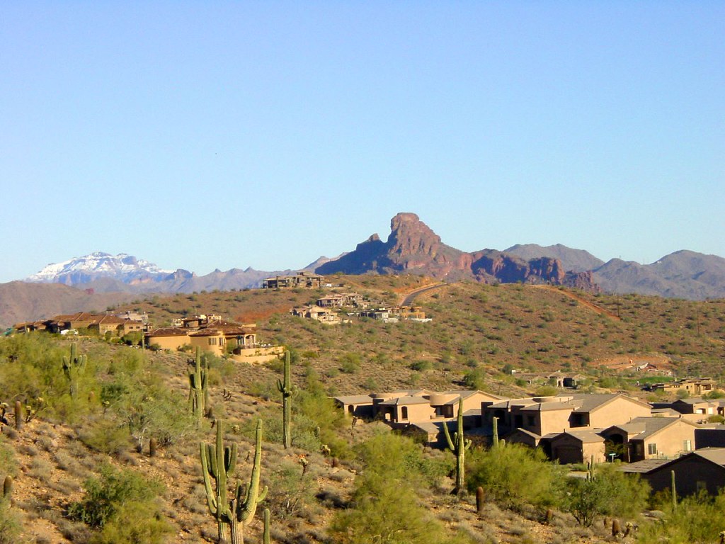 Fountain Hills, Arizona Red Mountain is in the foreground … Flickr