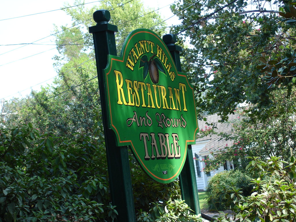 Walnut Hills Restaurant Sign, Vicksburg MS a revolving … Flickr