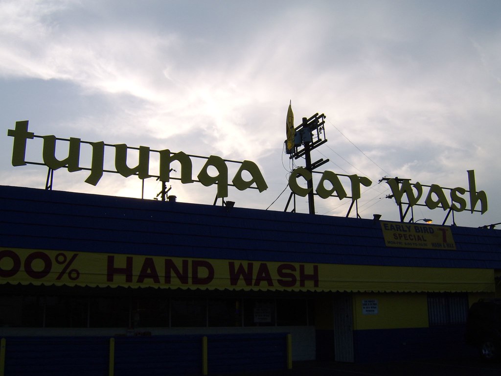 tujunga car wash sunset, car wash at Lankershim and Burban