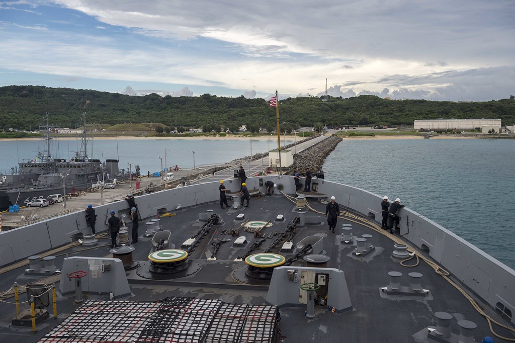 170904NZL062002 OKINAWA, Japan (Sept. 4, 2017) Sailors … Flickr