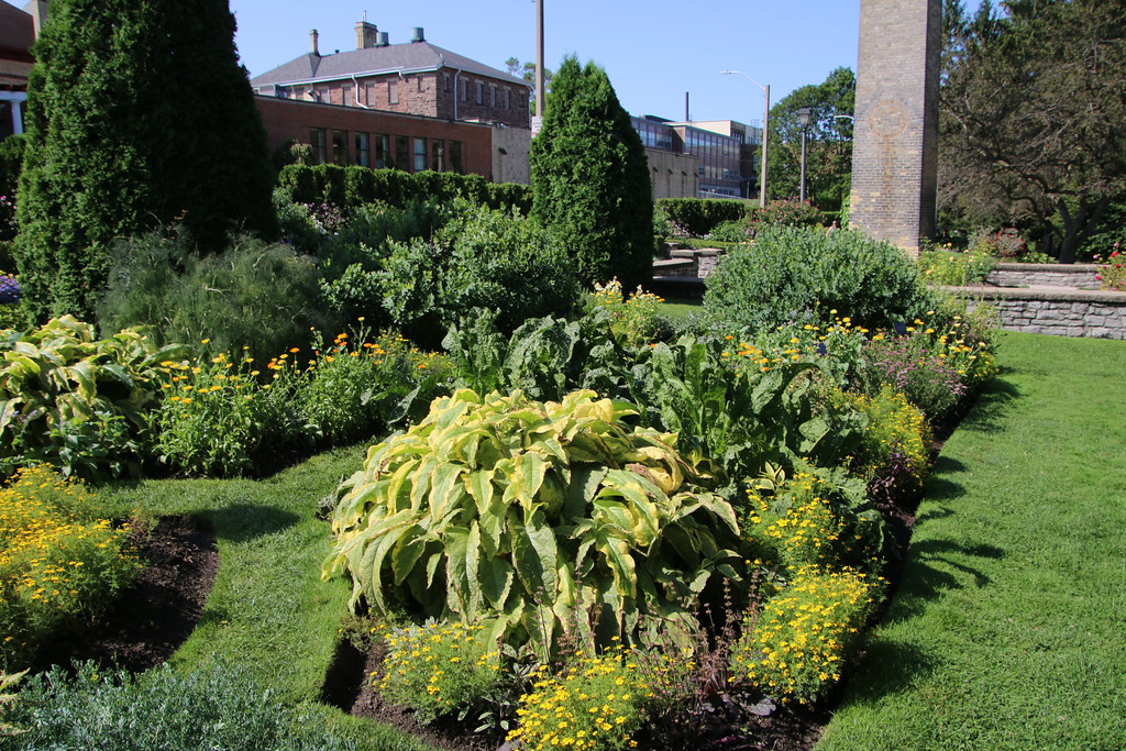 The Shakespearean Gardens (Stratford, Ontario, Canada) A… Flickr