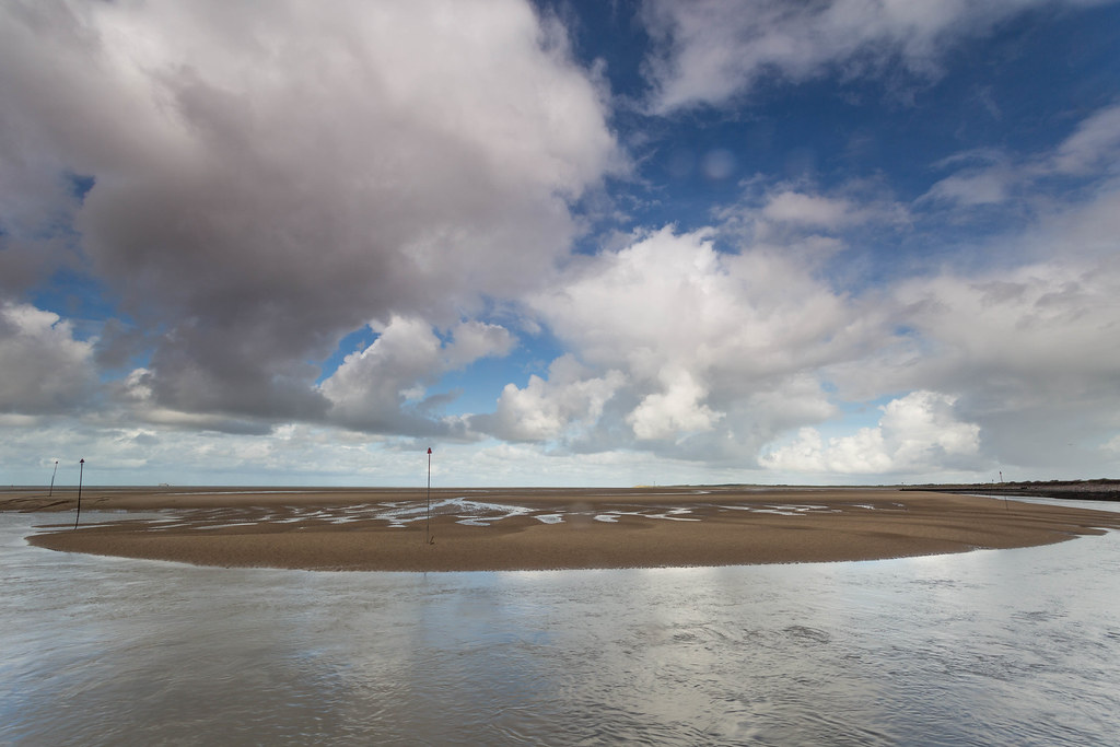 Blundellsands / Hightown outfall Final meander of the Rive… Flickr