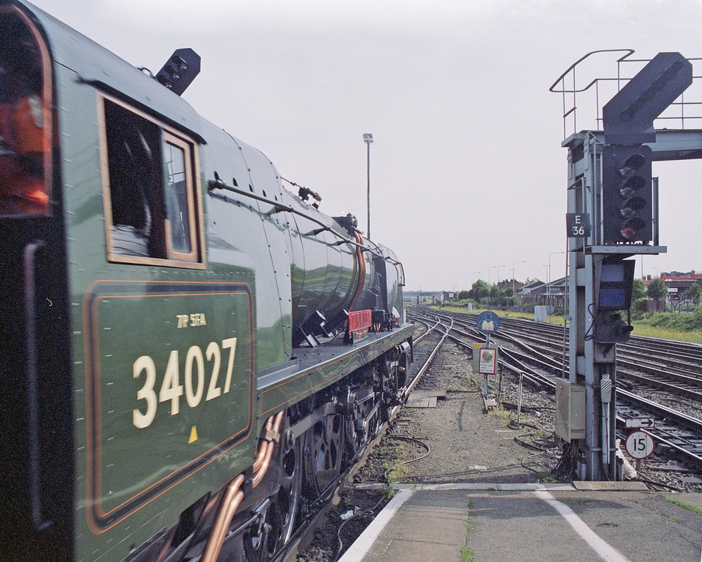 34027 at Eastleigh Station, 28 June 1992 Eastleigh Station… Flickr
