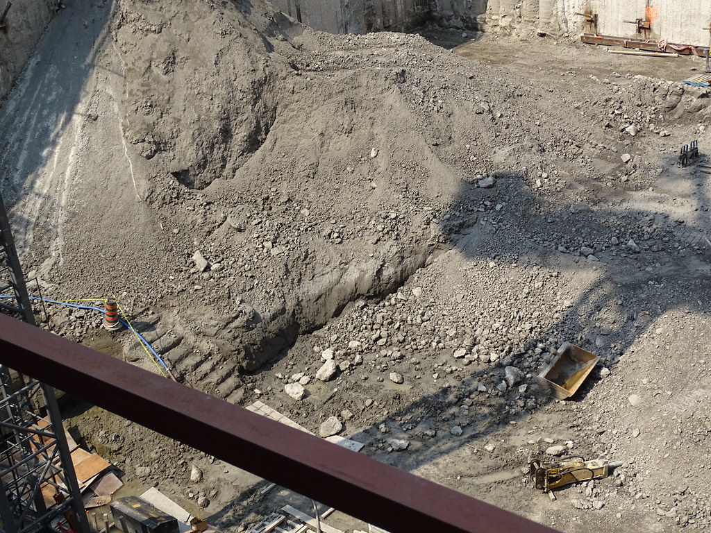 Stanley Condos (70 Carlton St, Tribute Communities, 37s, C… Flickr