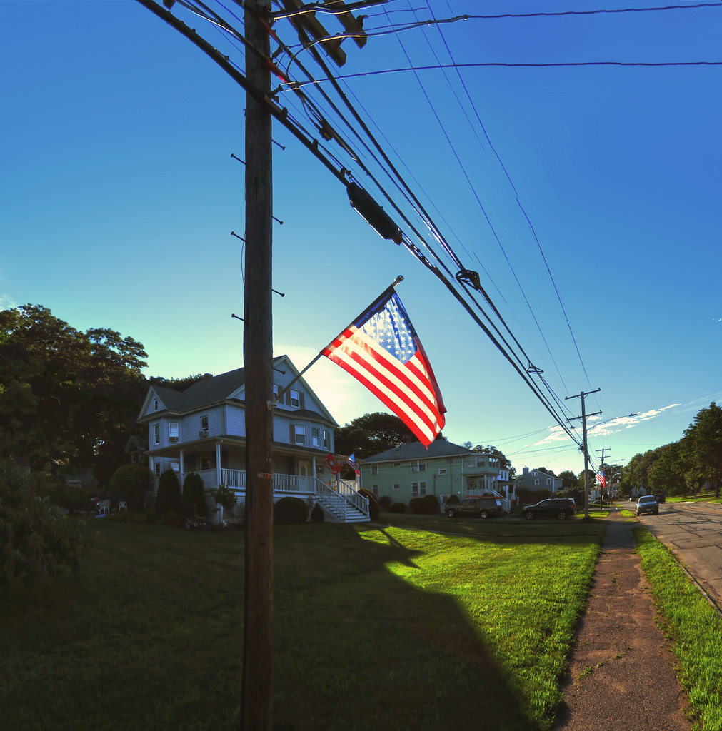 American flag and powerlines on Elm St; Wakefield, MA (201… Flickr