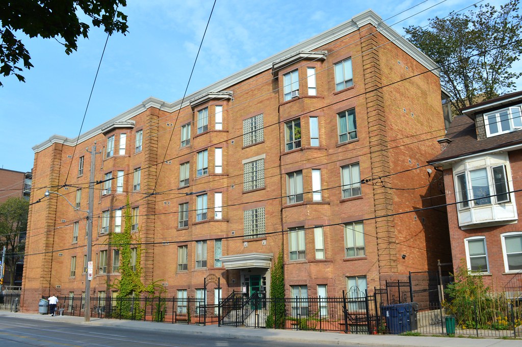 Kingsley Mansions Apartment Building (Sideview). 149 J… Flickr