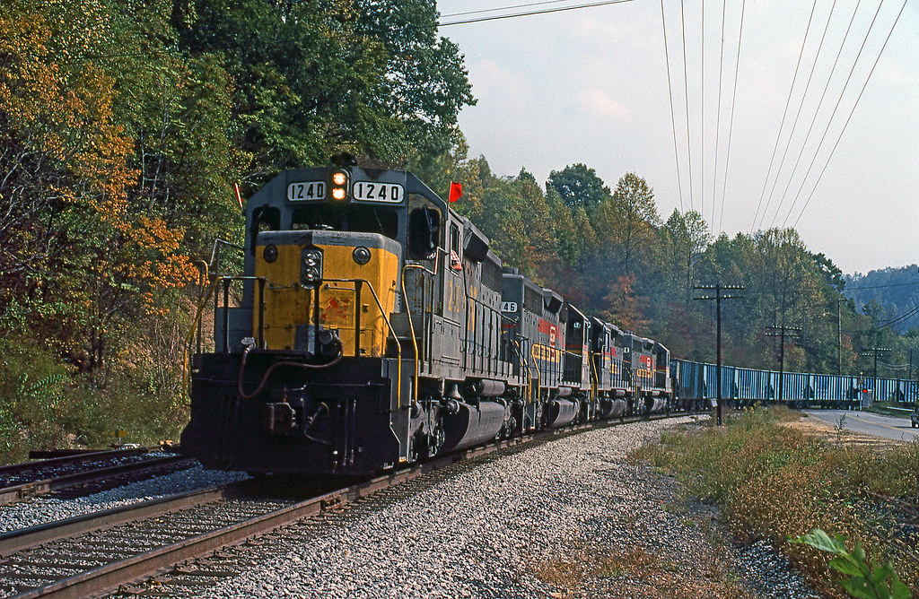 1981 1001 1500 L&N SD401240 E/B Wallins Creek, KY Flickr