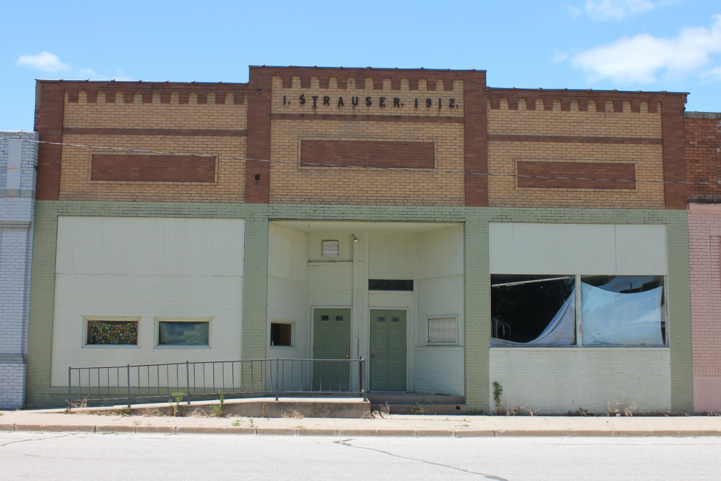 Strauser Building Bayard, IA Tom McLaughlin Flickr