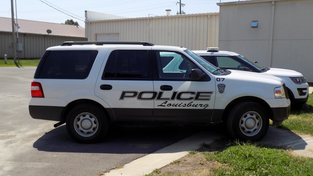 Louisburg KS Police Department Ford Expedition Kansas Law