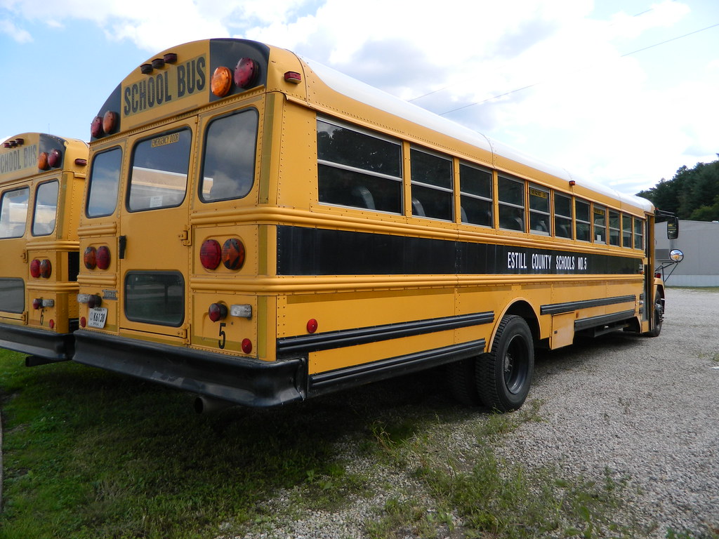 Estill County Schools 5 Bus lot Irvine, KY Cincinnati NKY Buses