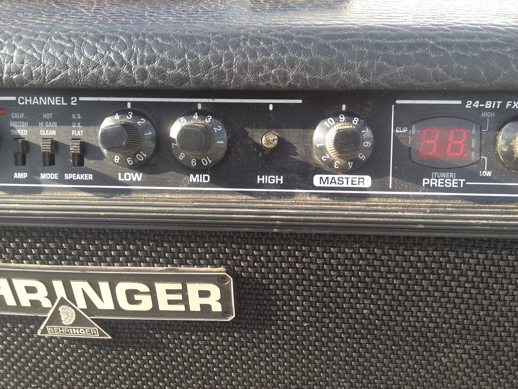 Behringer GMX210 gameover13 Flickr