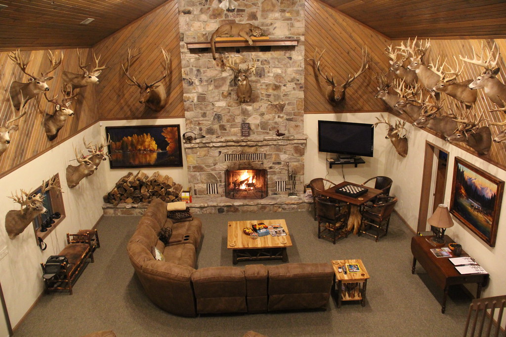 Whitetail Deer Hunting Lodge & Gsell's Whitetails