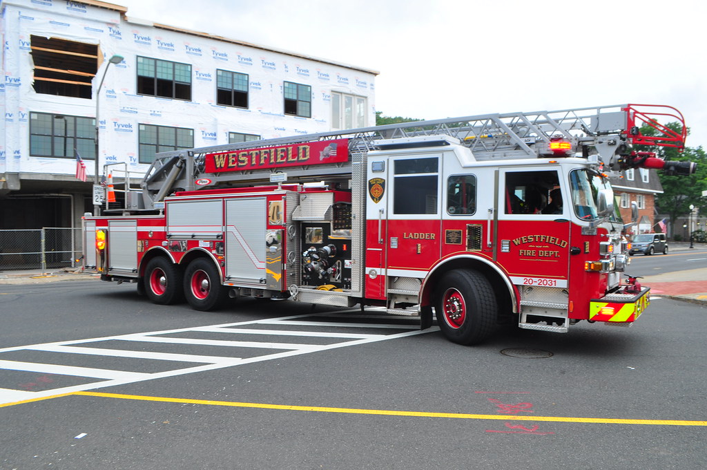 Westfield Fire Department Ladder 1 2013 Pierce Arrow XT Triborough