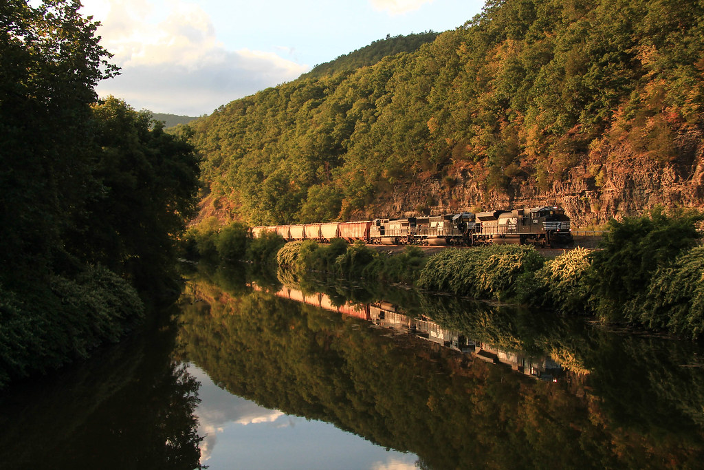 36T Browns Crossing cn5336 Flickr