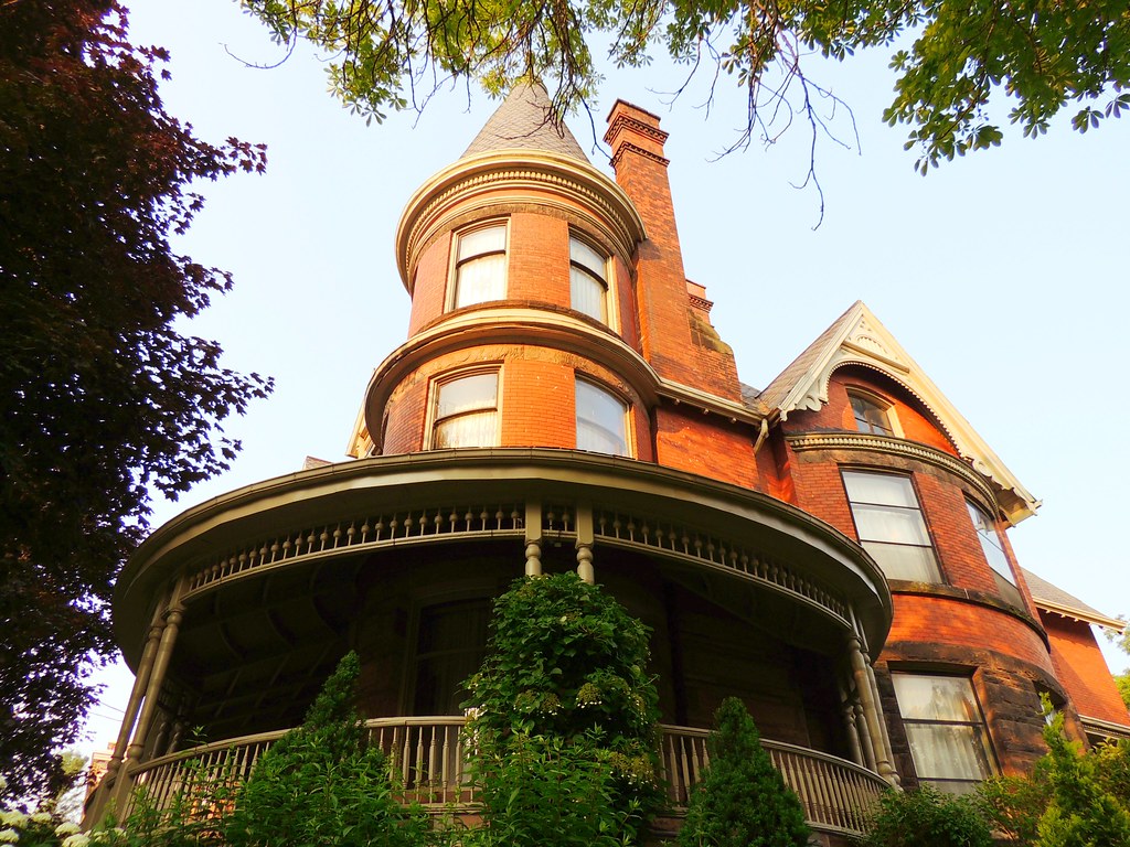Queen Anne House With Turret / 254 Bay Street South. D… Flickr