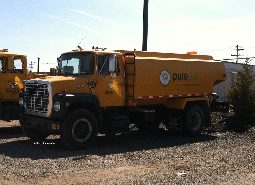 Earle Asphalt 1980's Ford LN8000 fuel tanker truck No. … Flickr
