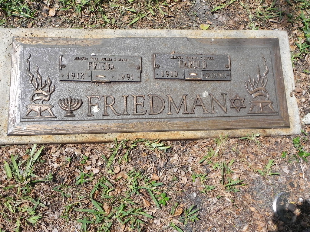 Menorah Memorial Gardens Menorah Memorial Gardens grave ma… Flickr