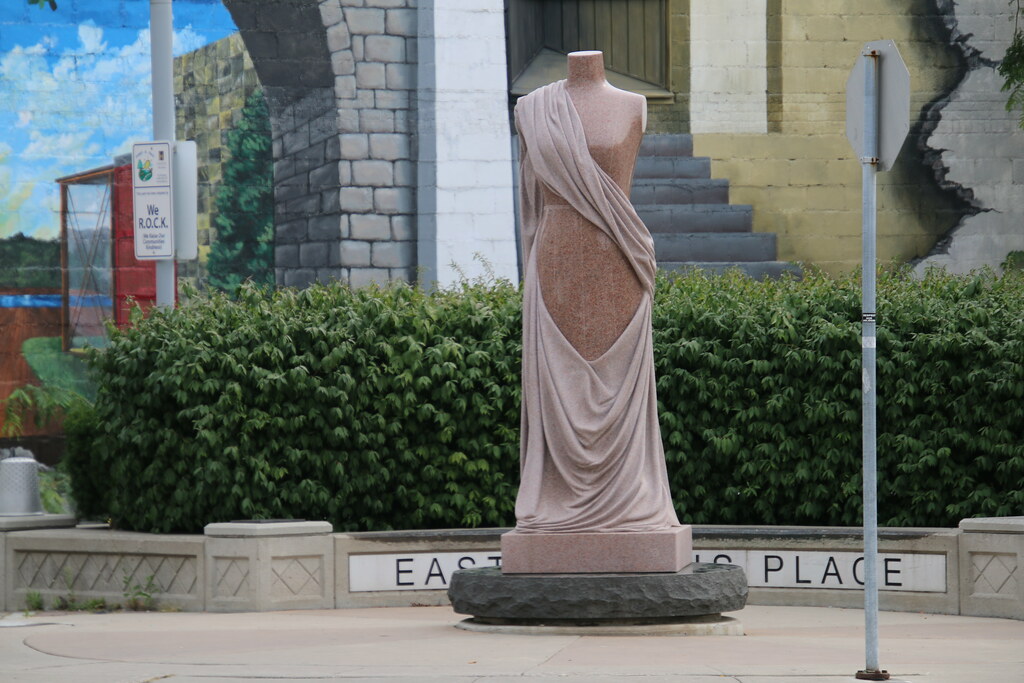 Visit to Ottawa Street Textile District (Hamilton, Ontario… Flickr