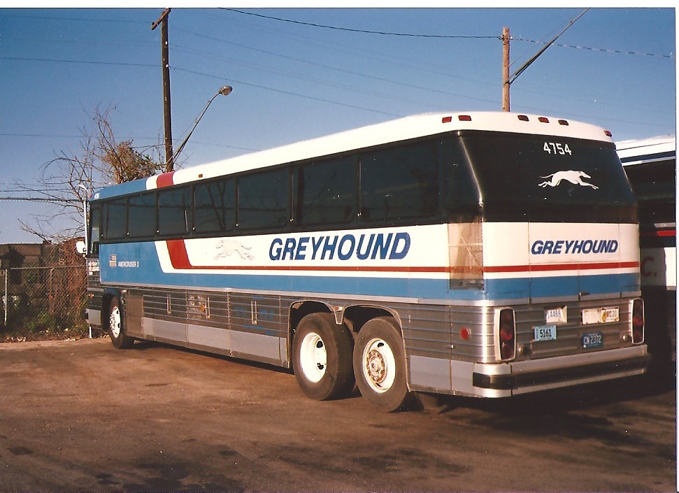 Greyhound 4754 MCI Austin,TX. Photo Tom Langford Fred Reutzel Flickr