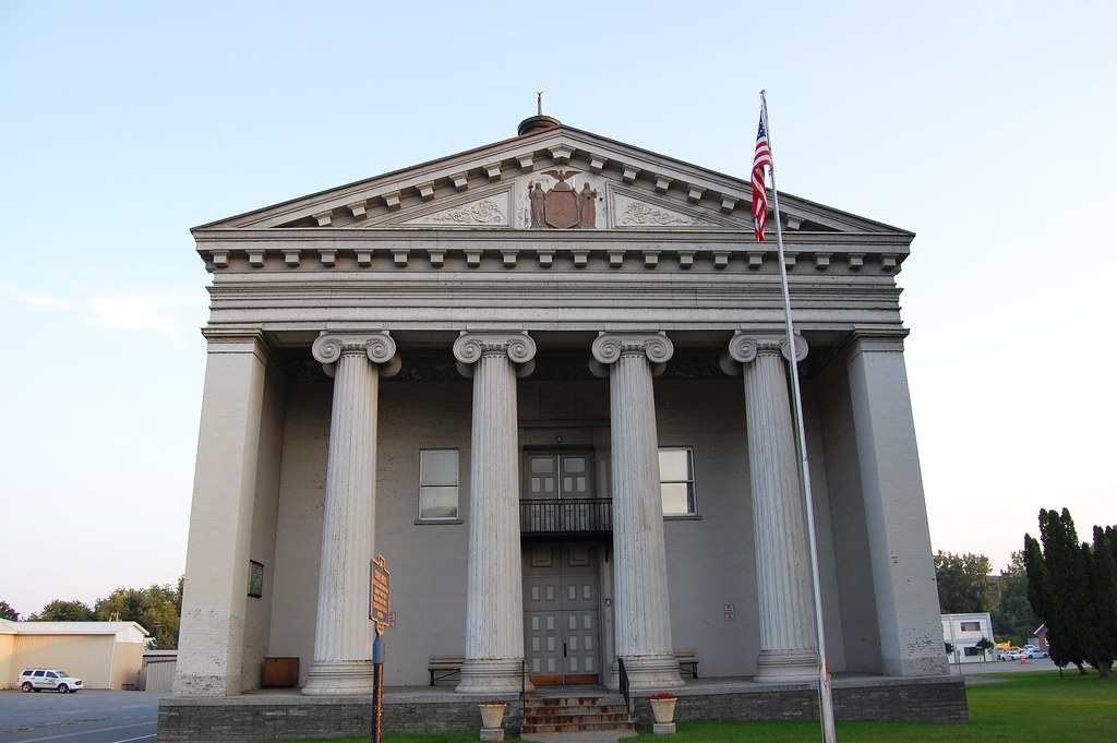Former Montgomery Courthouse Fonda, NY A closer view of … Flickr