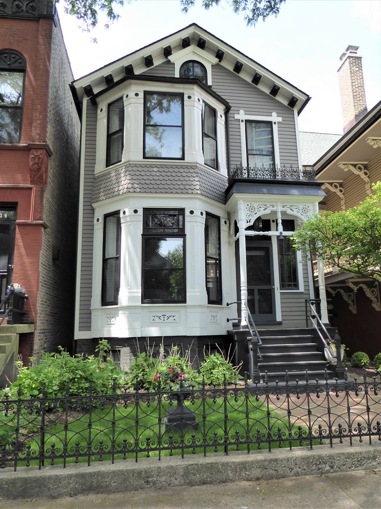 Chicago, Old Town Triangle, Residence with Bay Windows Flickr