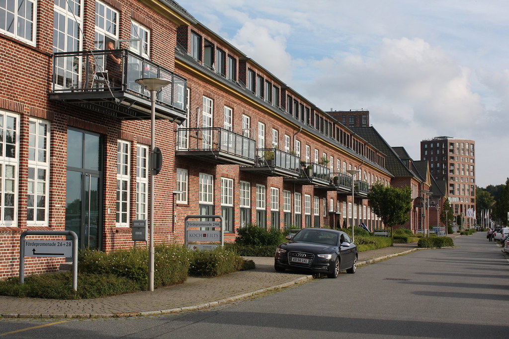 Flensburg Fördepromenade mit Wohnungen und Geschäften auf… Flickr