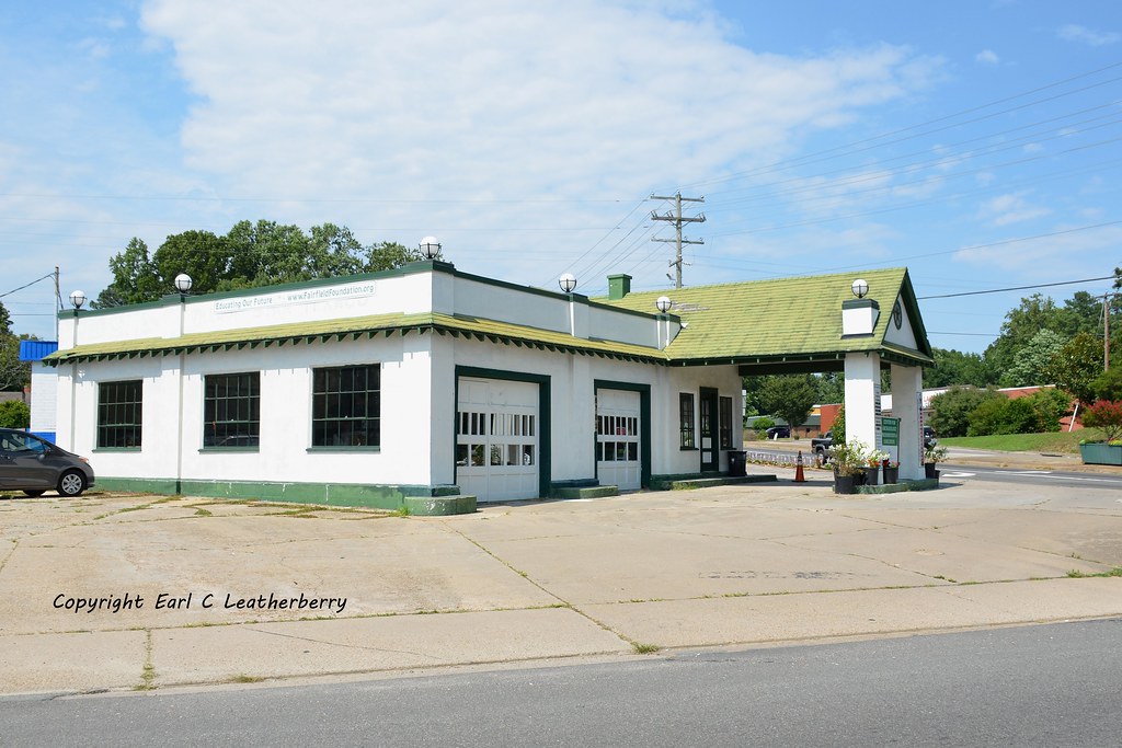 Virginia, Gloucester, (former) Texaco Gas Station Earl Leatherberry