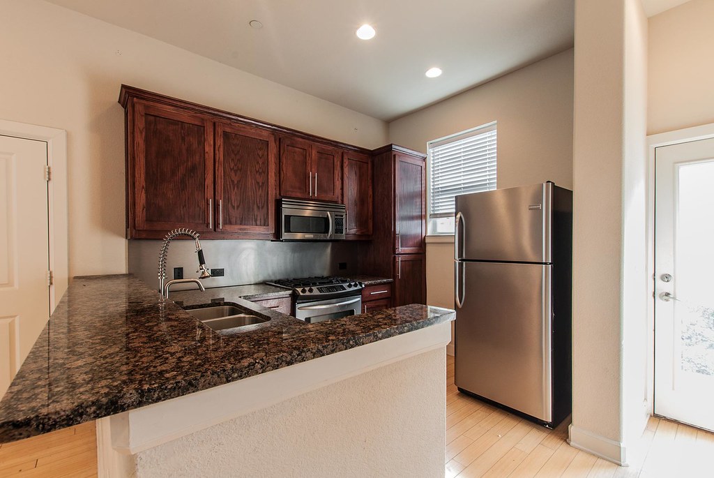 311 Hartford Unit C Dallas , TX 75219 Brent Eckley Flickr