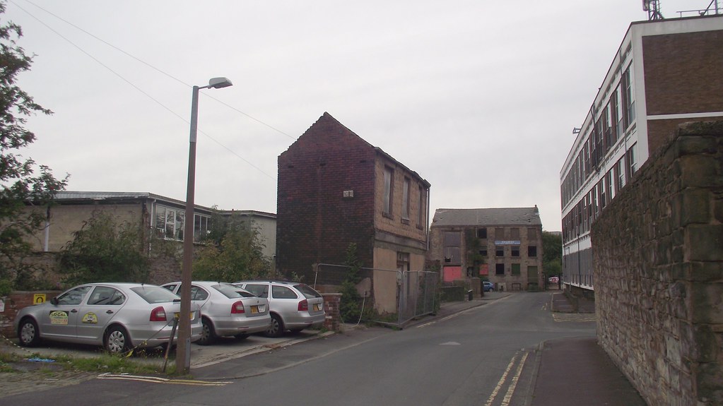 Calder Street, Burnley Robert Wade (Wadey) Flickr