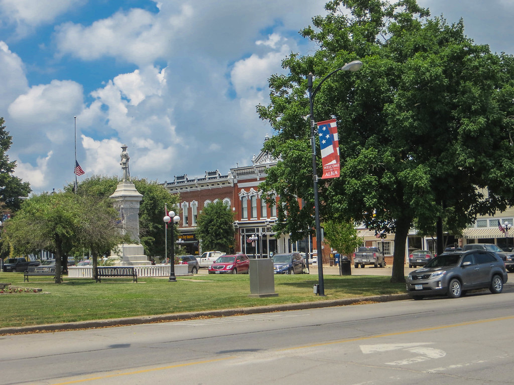20160614 127 Town Square, Albia, Iowa David Wilson Flickr