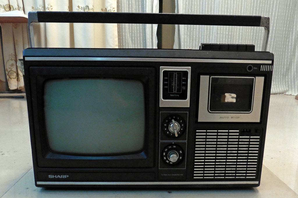 Retro Sharp portable TV and radio cassette player Al of th… Flickr