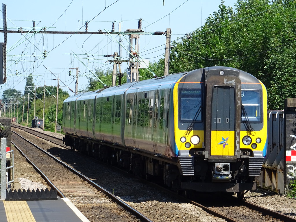 TP 350407 East Didsbury TransPennine Express Class 350, … Flickr