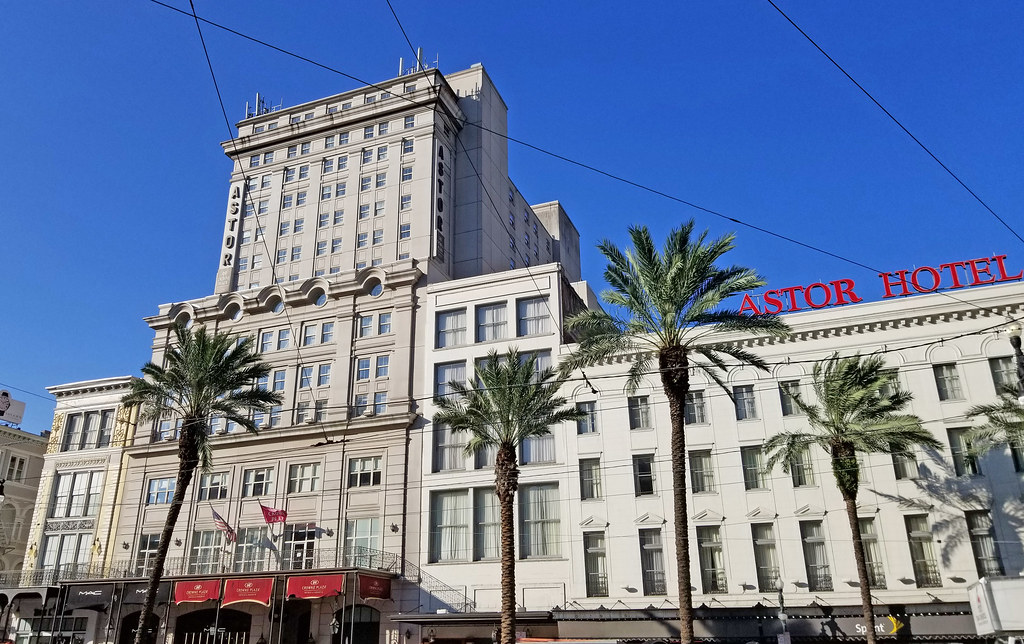 Blue Skies for Big Easy Canal Street in the Central Busine… Flickr