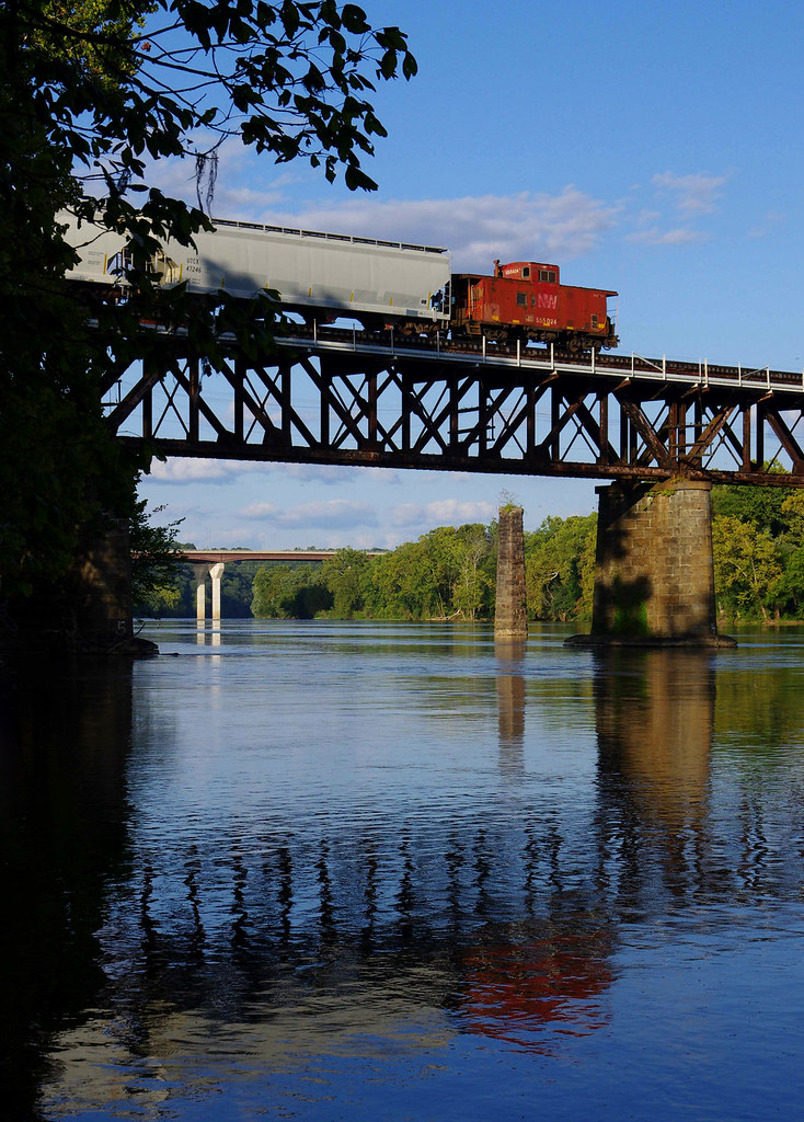 NSN&W caboose, New River bridge, Radford, Virginia Flickr