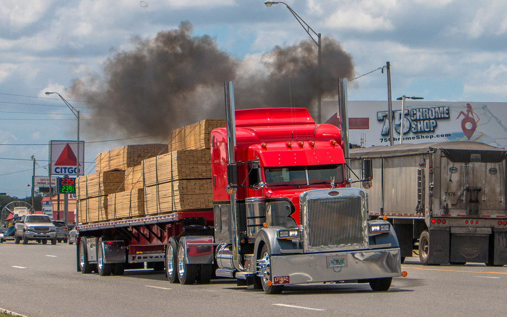 Peterbilt 379 for Lathrop Trucking of Fanning Springs, FL NoVa