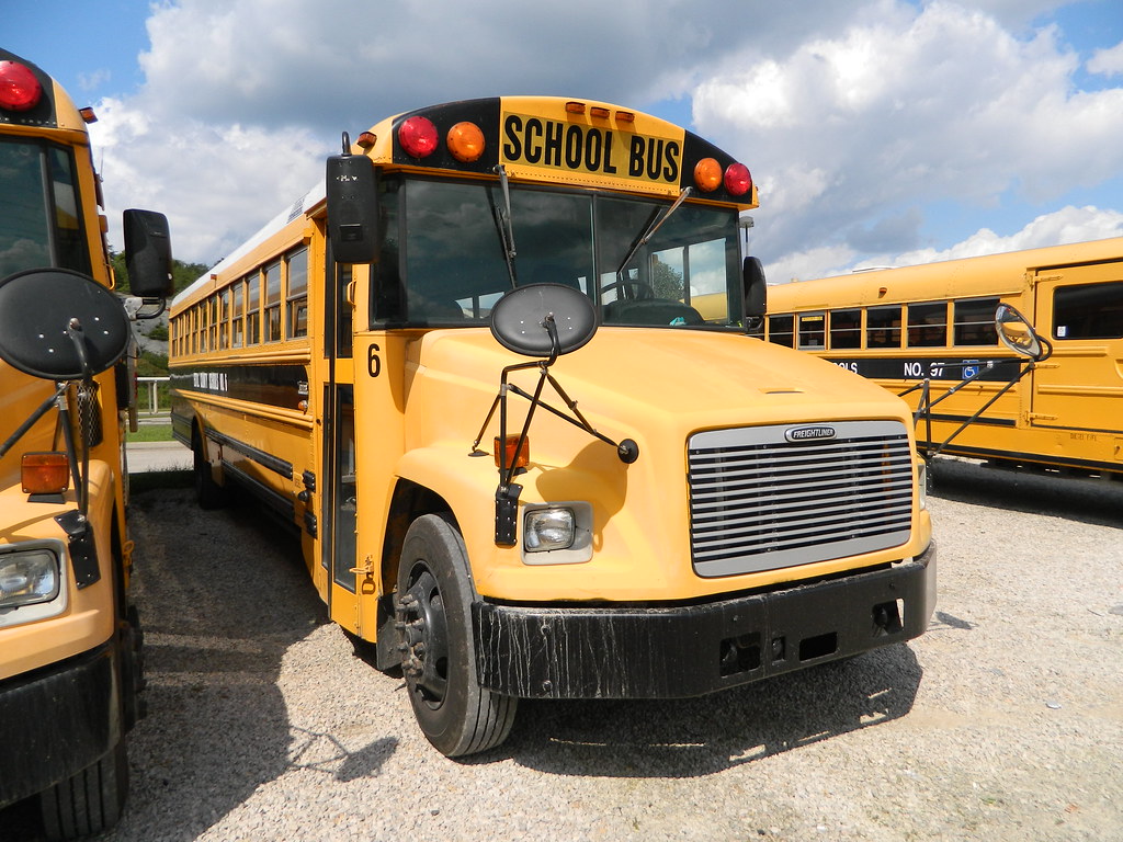 Estill County Schools 6 (2) Bus lot Irvine, KY Cincinnati NKY
