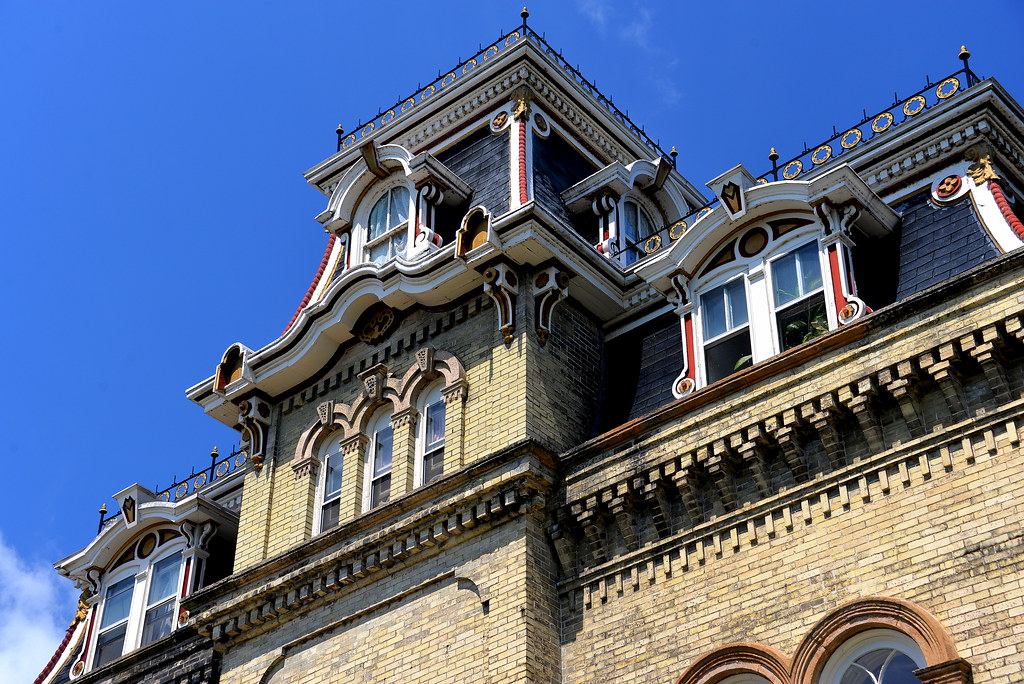 Keenan House Keenan House, S. facade detail (arch August … Flickr